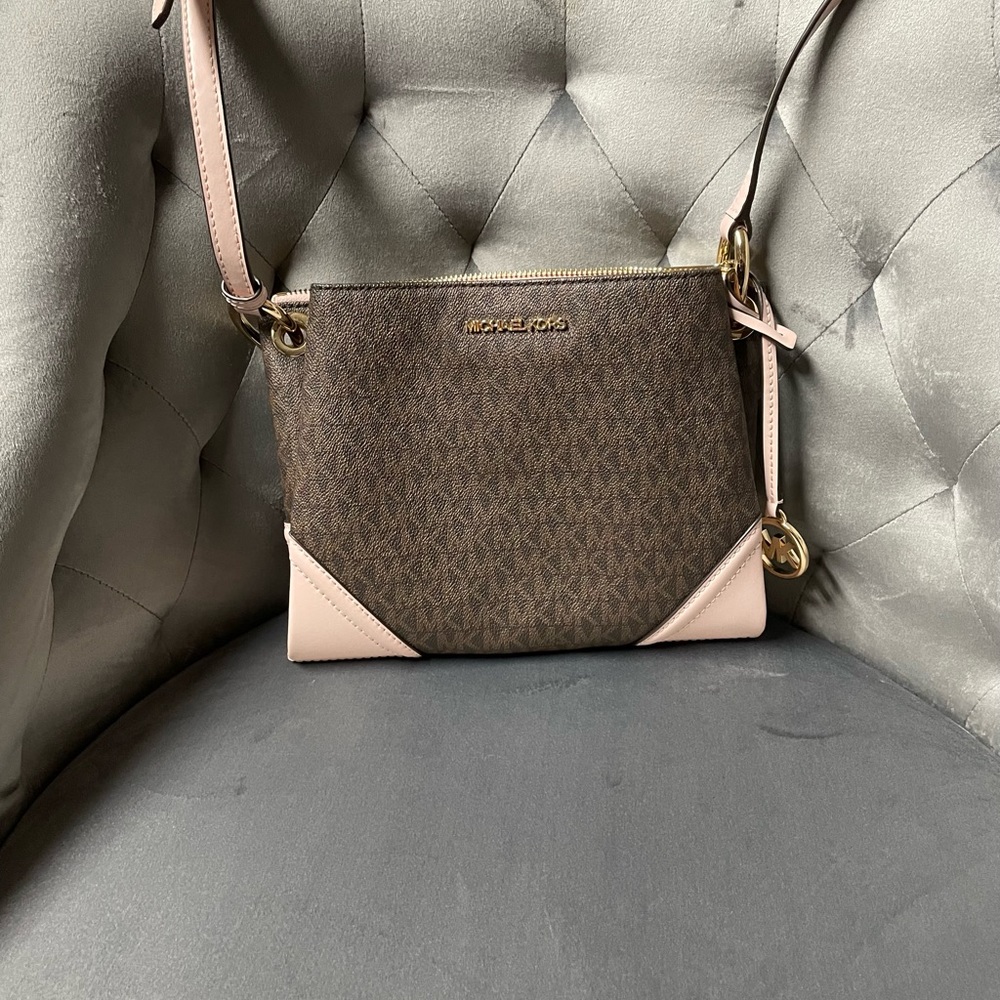 Michael Kors NICOLE Triple Compartment purse